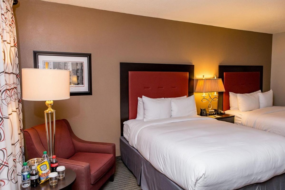DoubleTree by Hilton Hotel Raleigh - Brownstone - University