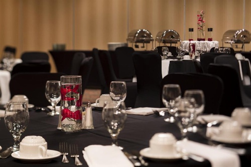 DoubleTree by Hilton Hotel Raleigh - Brownstone - University image 11