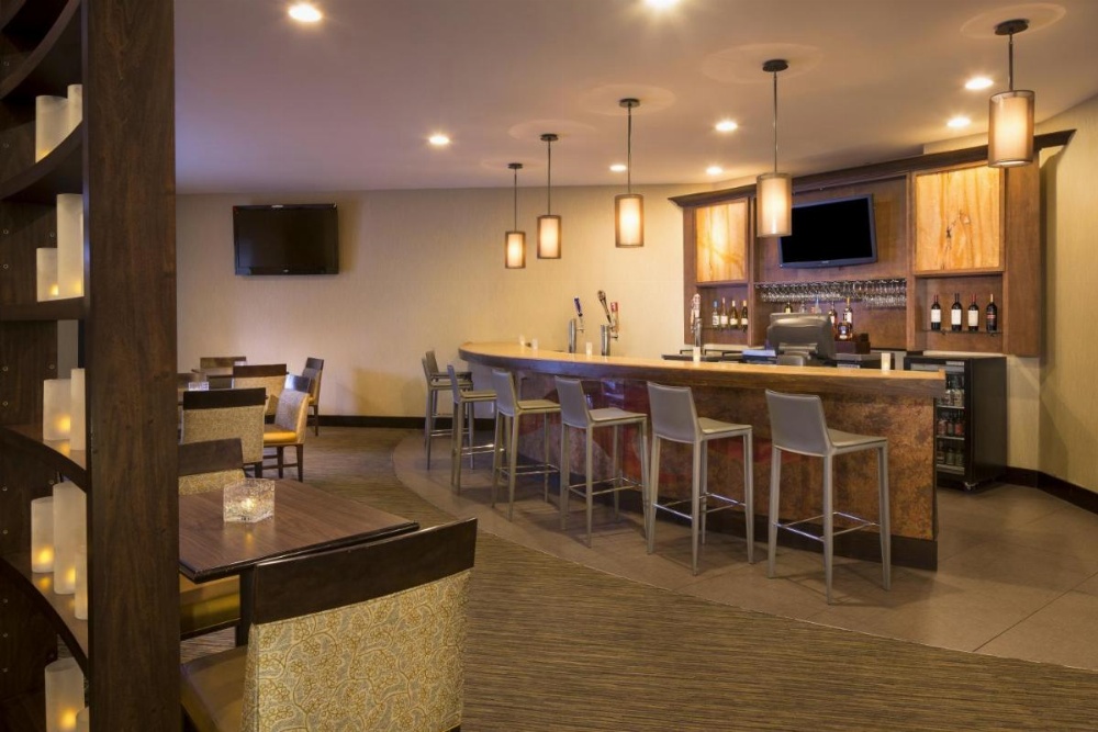 DoubleTree by Hilton Hotel Raleigh - Brownstone - University Image 12