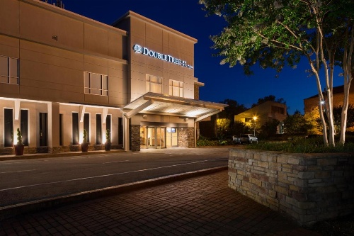 DoubleTree by Hilton Hotel Raleigh - Brownstone - University image 14