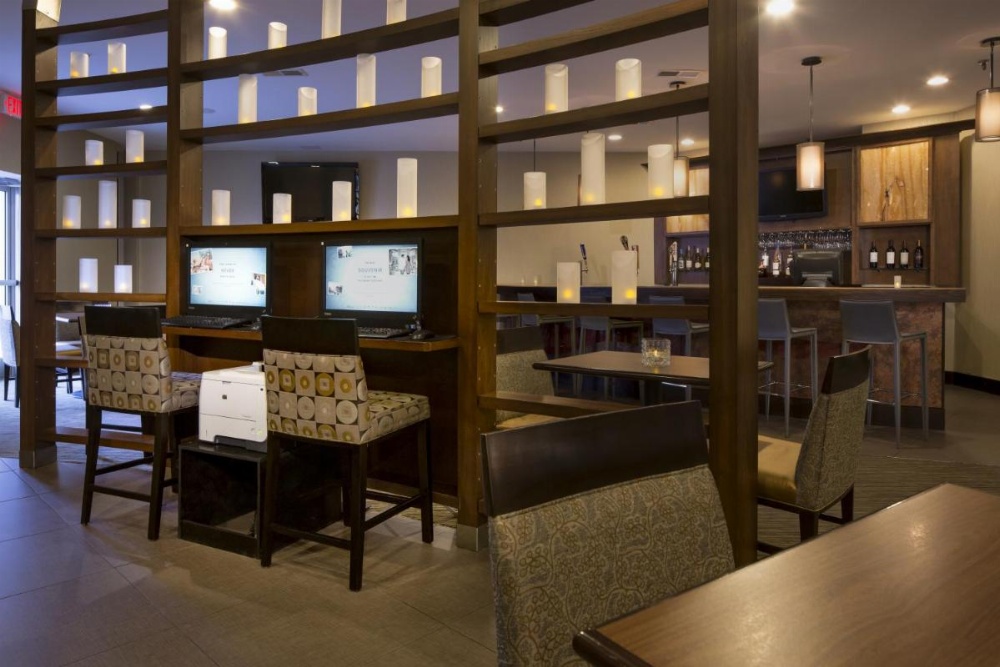 DoubleTree by Hilton Hotel Raleigh - Brownstone - University Image 15