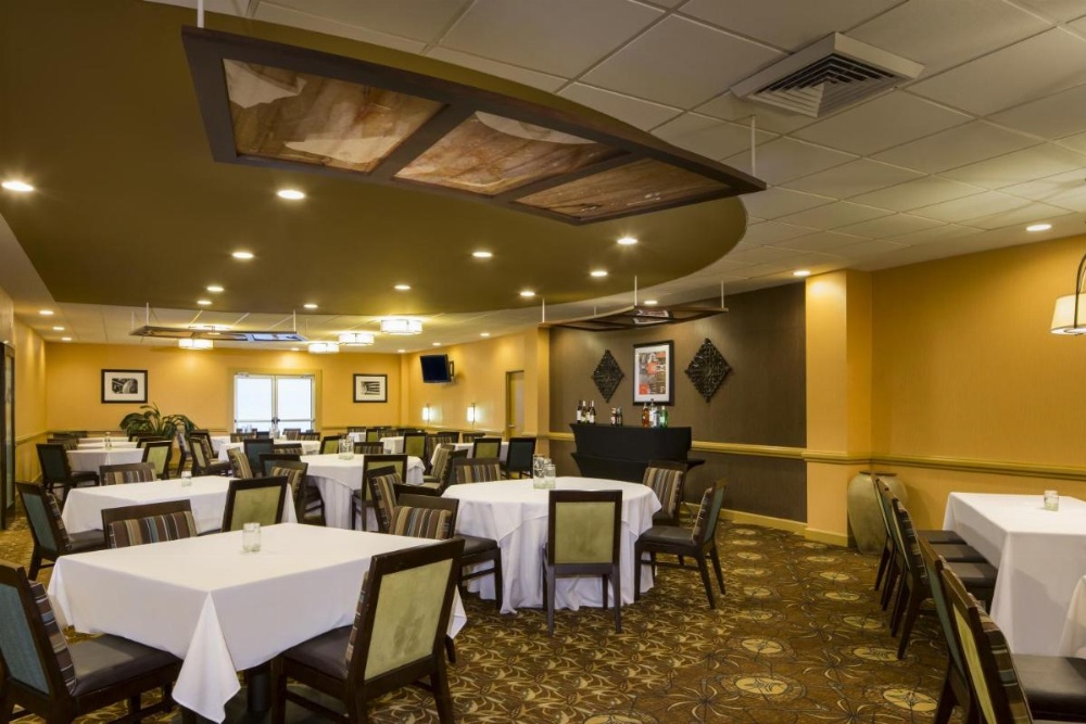 DoubleTree by Hilton Hotel Raleigh - Brownstone - University Image 17