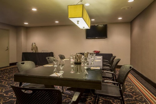 DoubleTree by Hilton Hotel Raleigh - Brownstone - University image 20