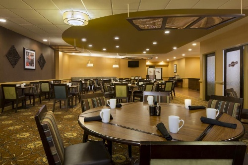 DoubleTree by Hilton Hotel Raleigh - Brownstone - University image 27