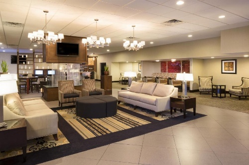 DoubleTree by Hilton Hotel Raleigh - Brownstone - University image 28