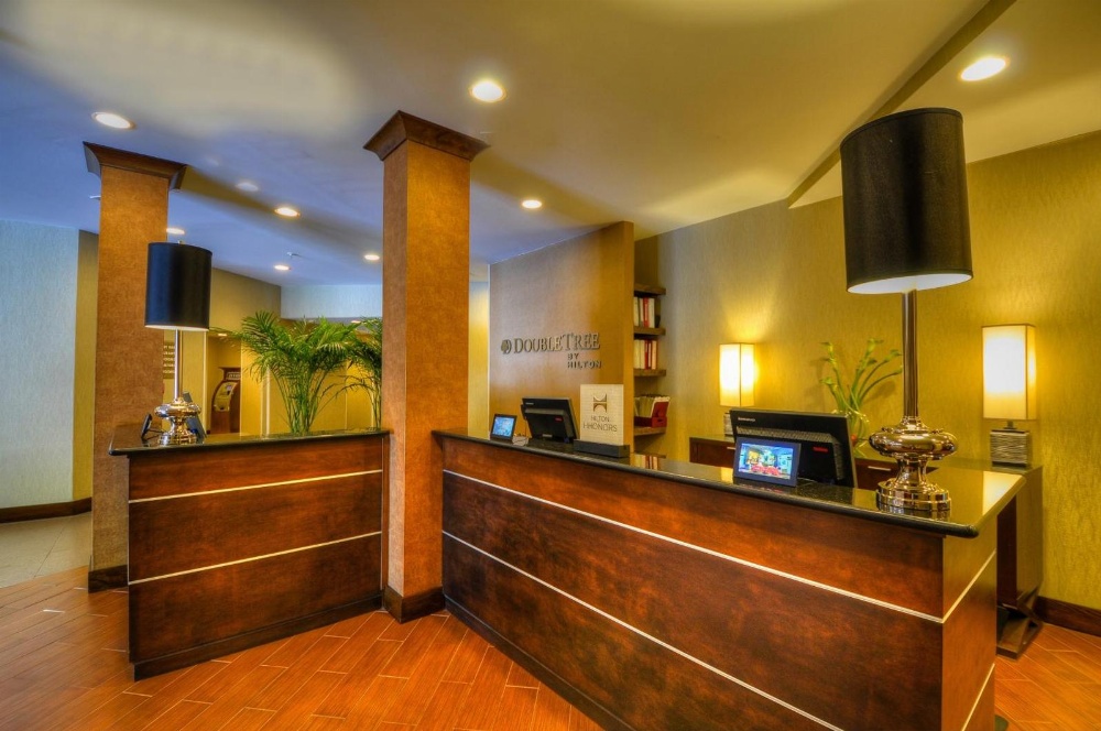 DoubleTree by Hilton Hotel Raleigh - Brownstone - University
