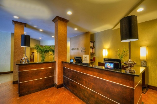 DoubleTree by Hilton Hotel Raleigh - Brownstone - University image 4